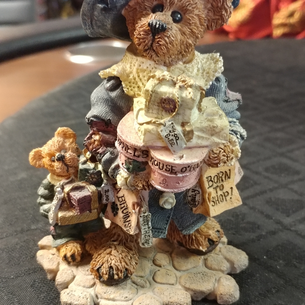Boyd's Bears & Friends, Grace & Jonathan Sculpture